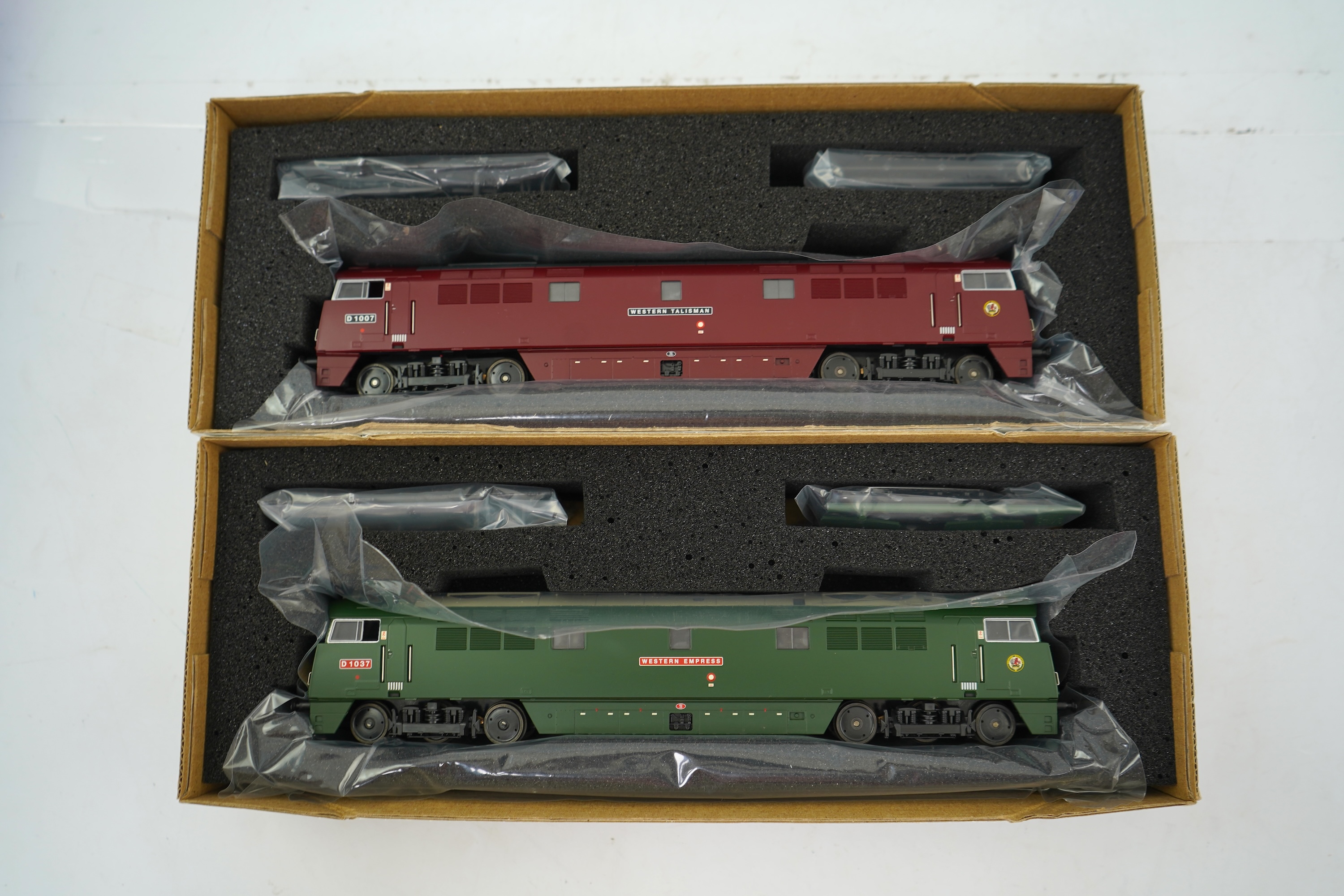 Two boxed Heljan 00 gauge railway BR Class 52 Co-Co diesel-hydraulic locomotives; Western Talisman D1007 (5200) and Western Empress D1037 (5201)